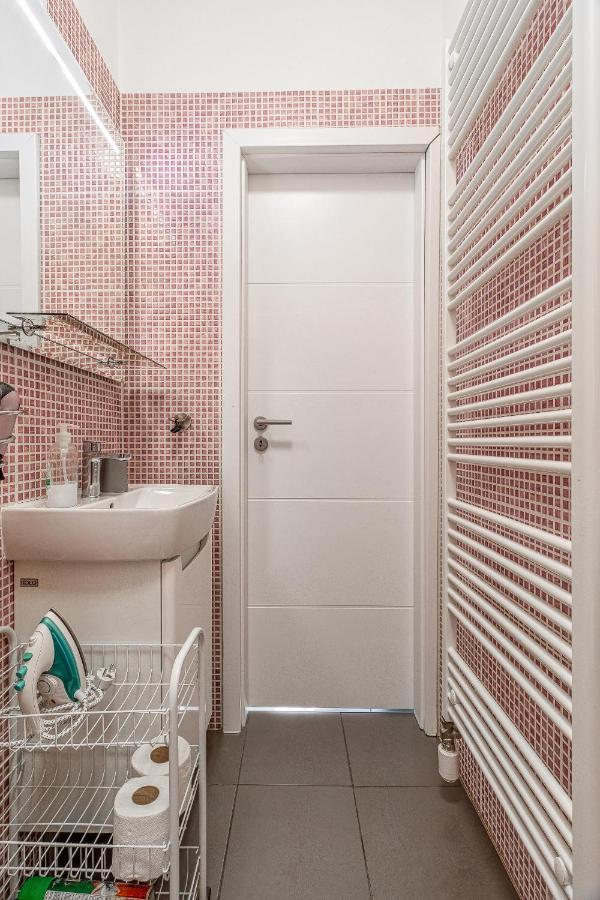 Bratislava -Apartment Near The City Center With A Balcony Eksteriør billede