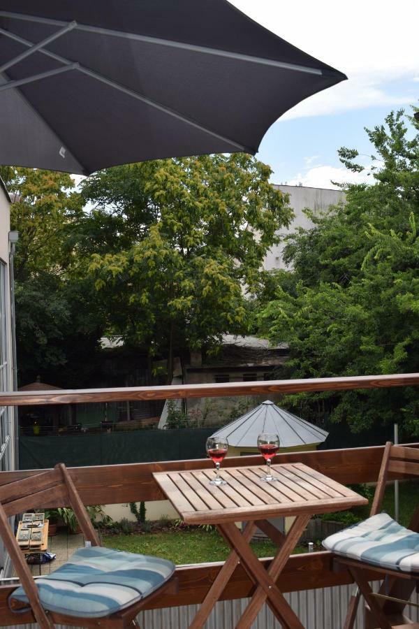Bratislava -Apartment Near The City Center With A Balcony Eksteriør billede